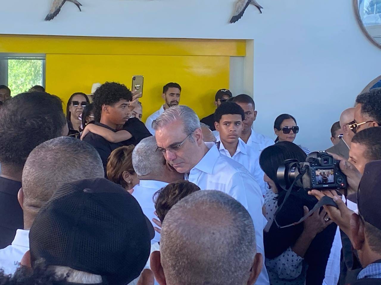 Presidente Abinader ofrece condolencias a la familia Cruz Martínez por el fallecimiento de la gobernadora Nelsy Cruz 28