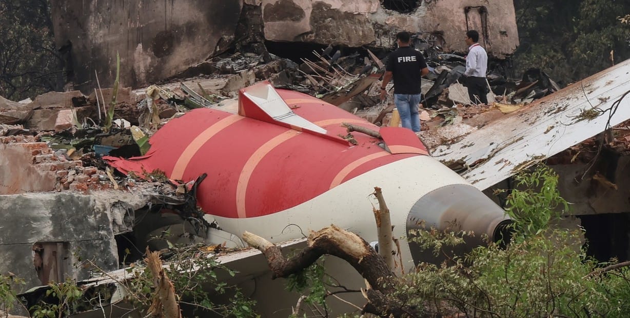 Sube a 279 el número de fallecidos en el accidente del avión de Air India en Ahmedabad 26